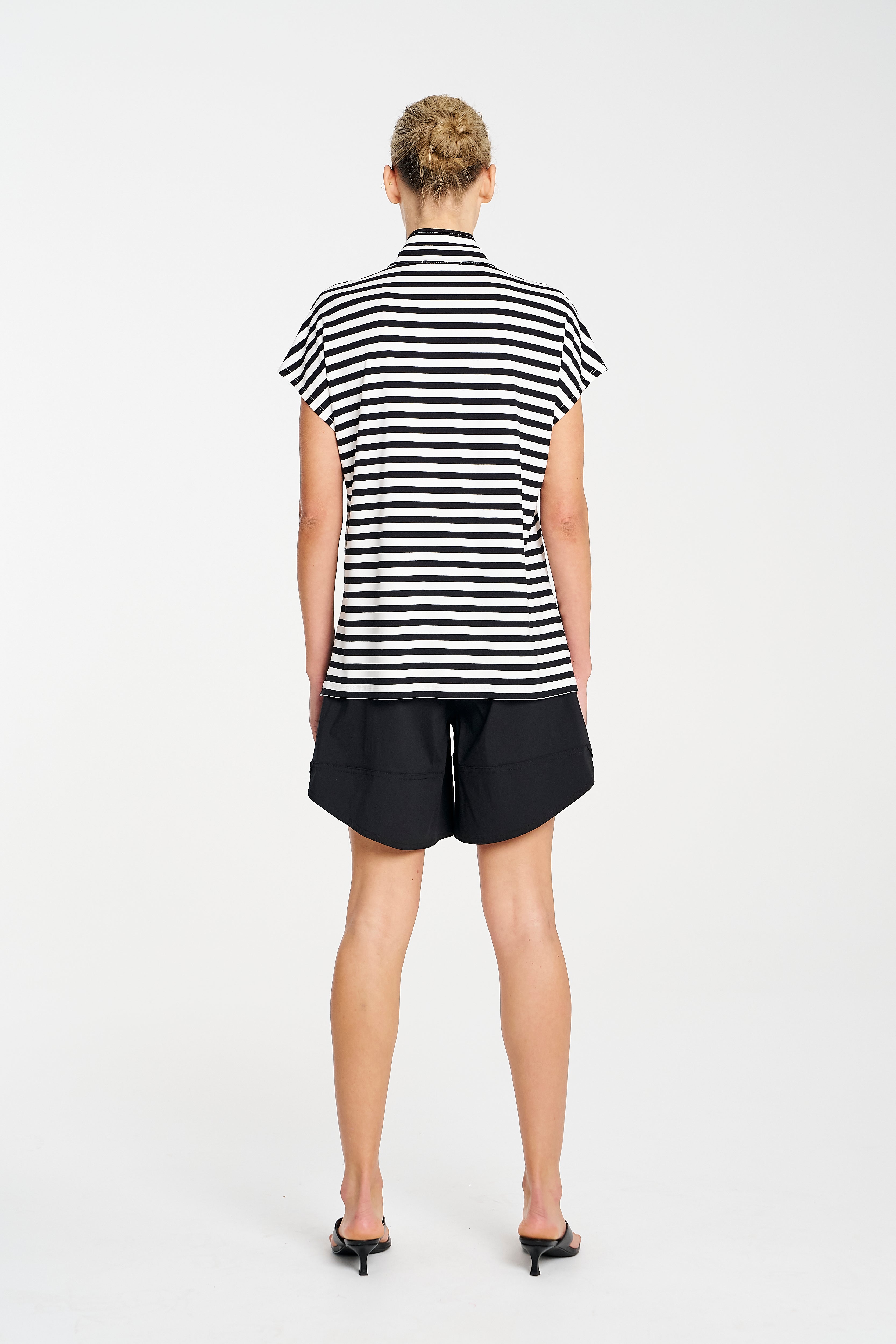 Henley Tank