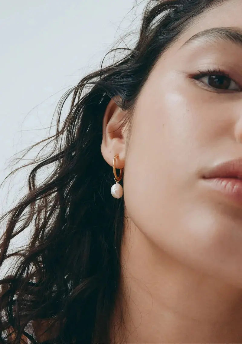 Mini Keshi Pearl Hoops Saint Valentine