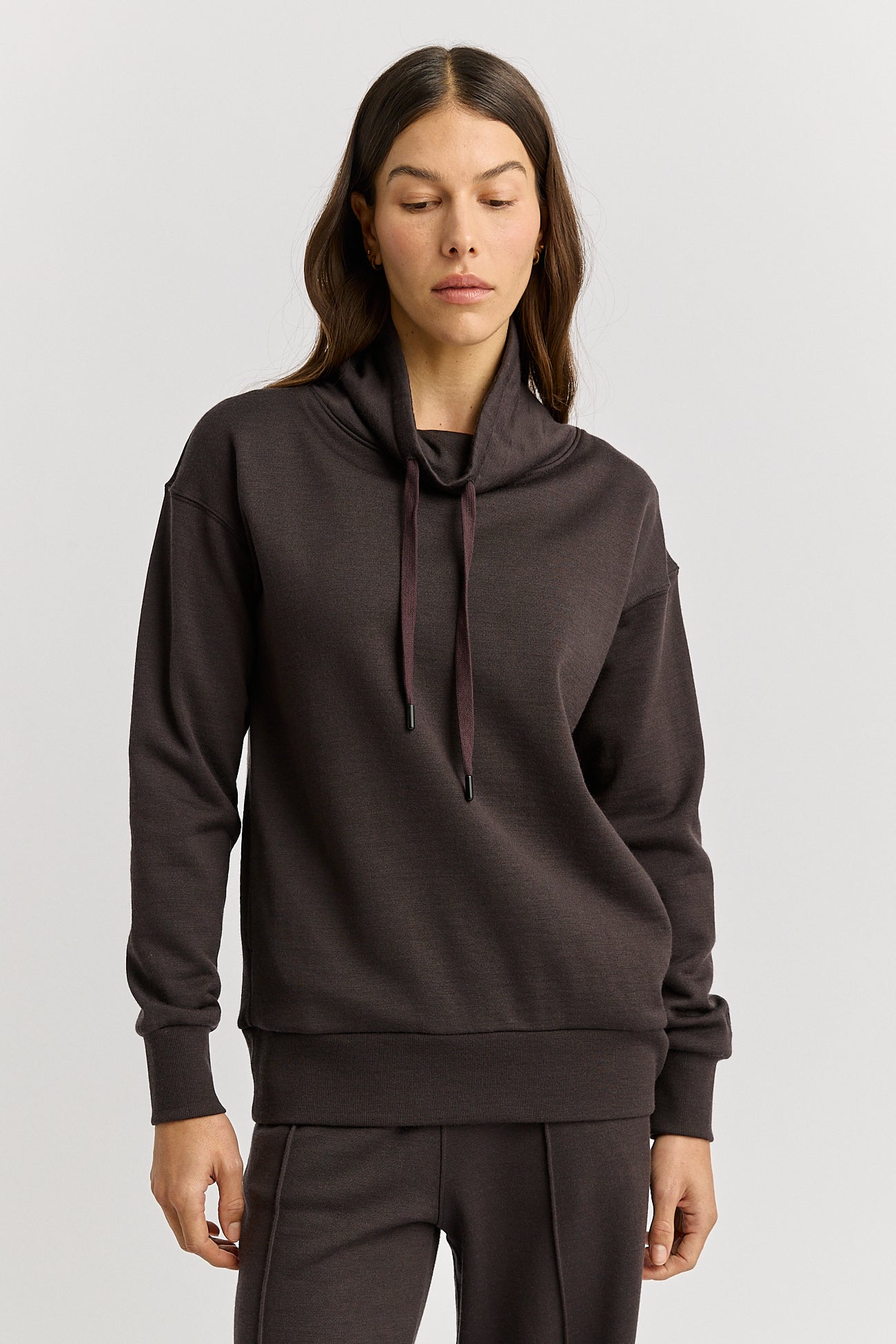 Lounge Funnel Neck