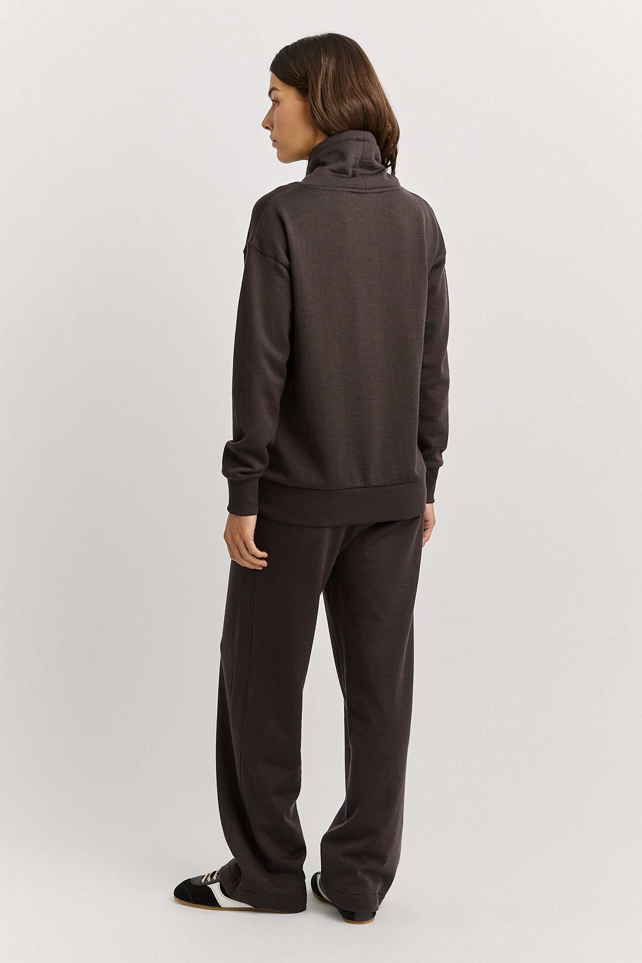Lounge Funnel Neck