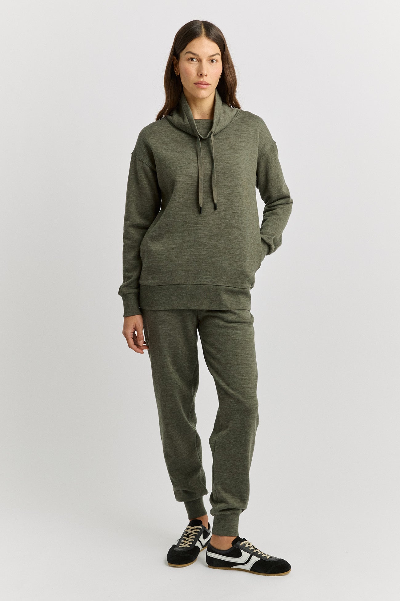 Lounge Funnel Neck