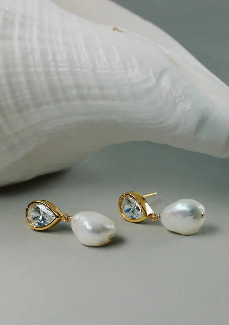 Eros Pear & Pearl Earings Saint Valentine