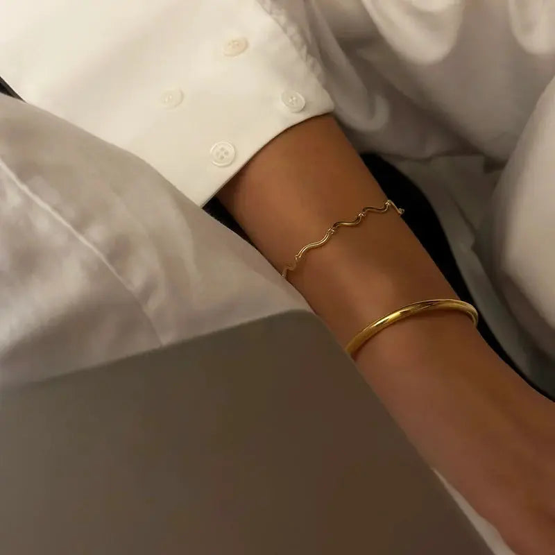 Elio Cuff Saint Valentine
