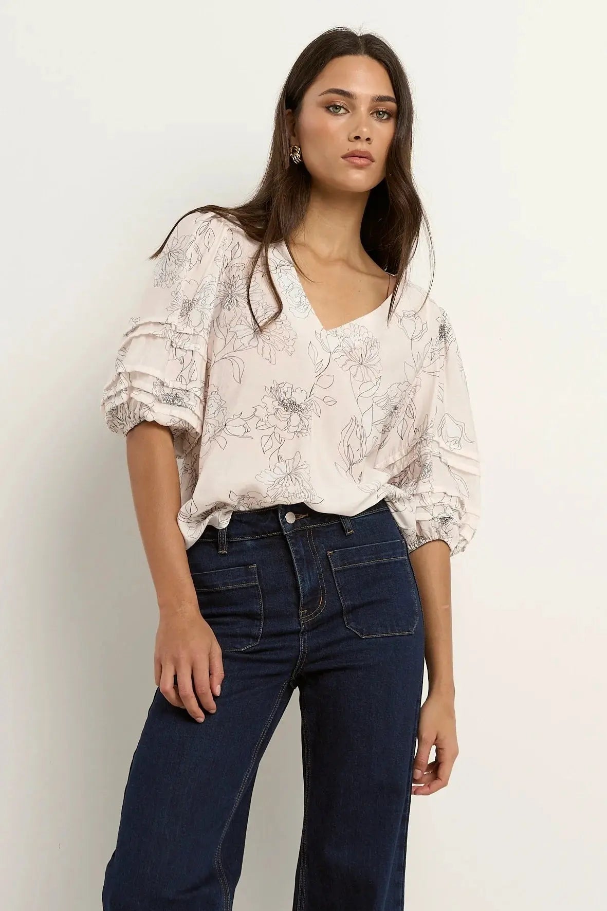 Recall Ivory Sketch Floral Pleat Sleeve Crew Top Ivy + Jack