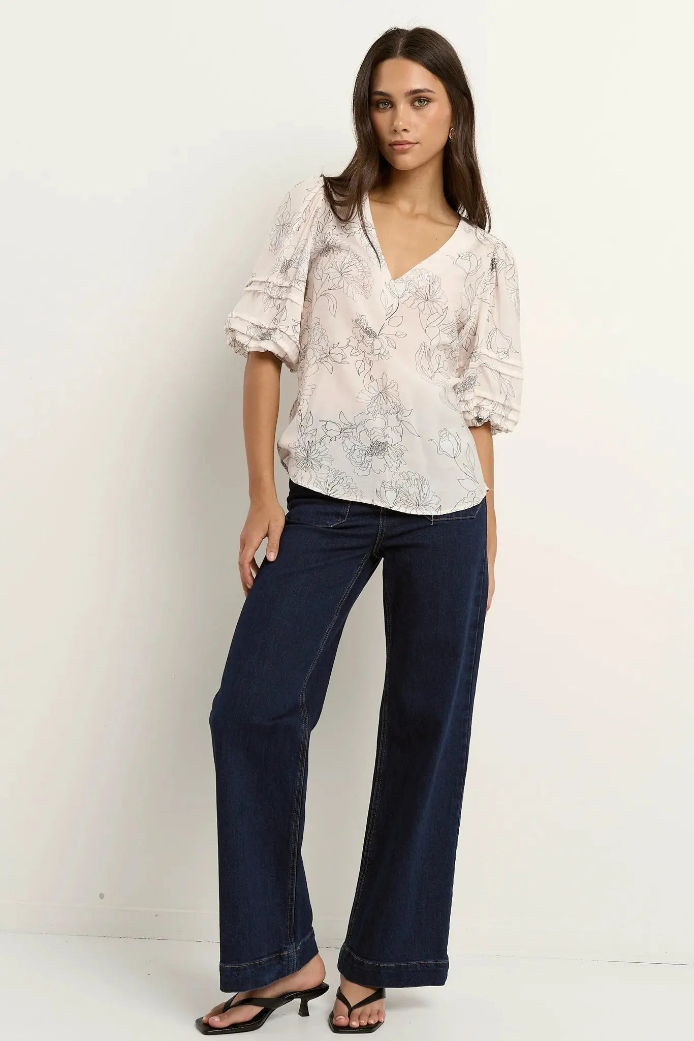 Recall Ivory Sketch Floral Pleat Sleeve Crew Top Ivy + Jack