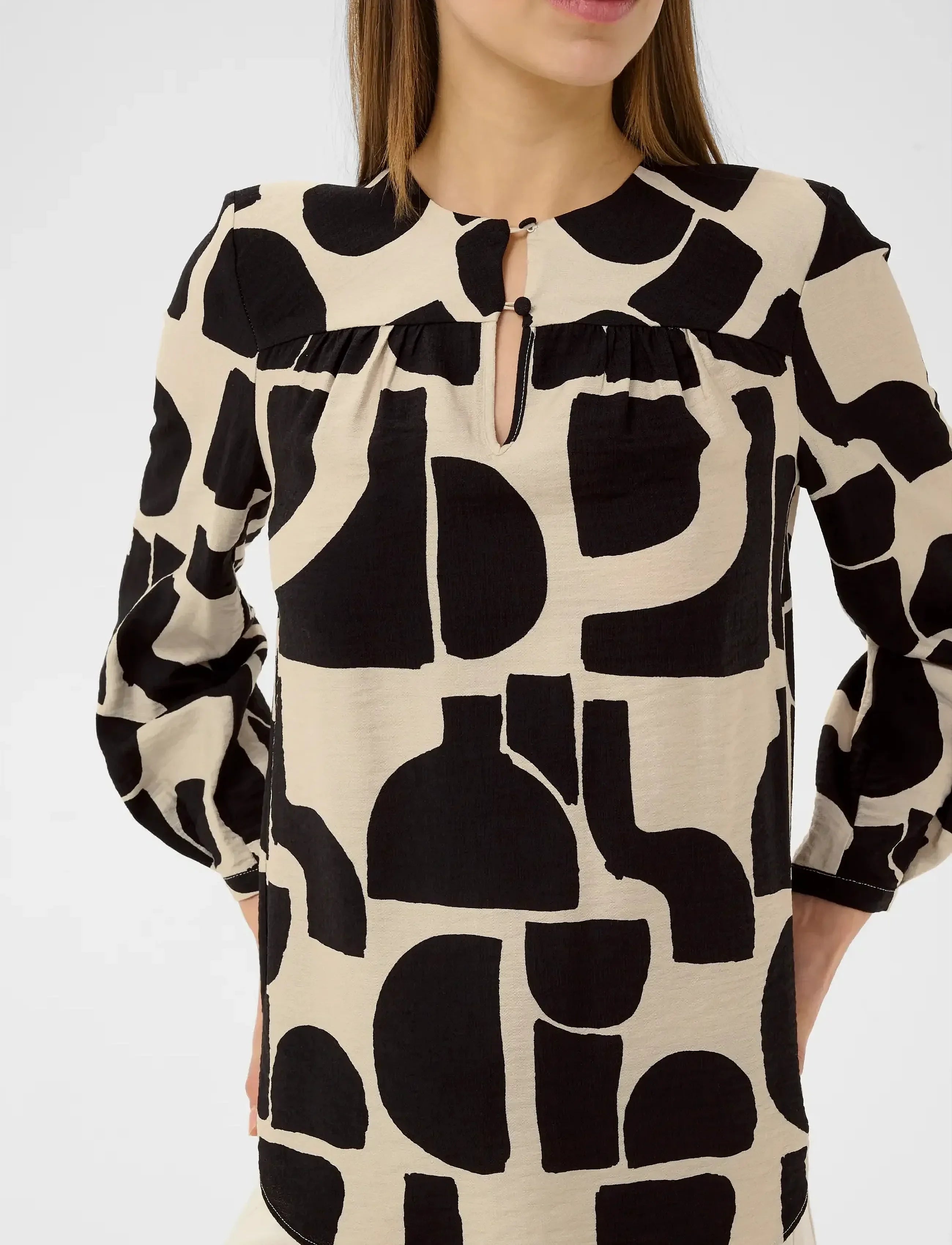 Lynniw Blouse