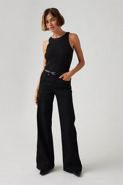 318 Shaping Wide Leg Jeans