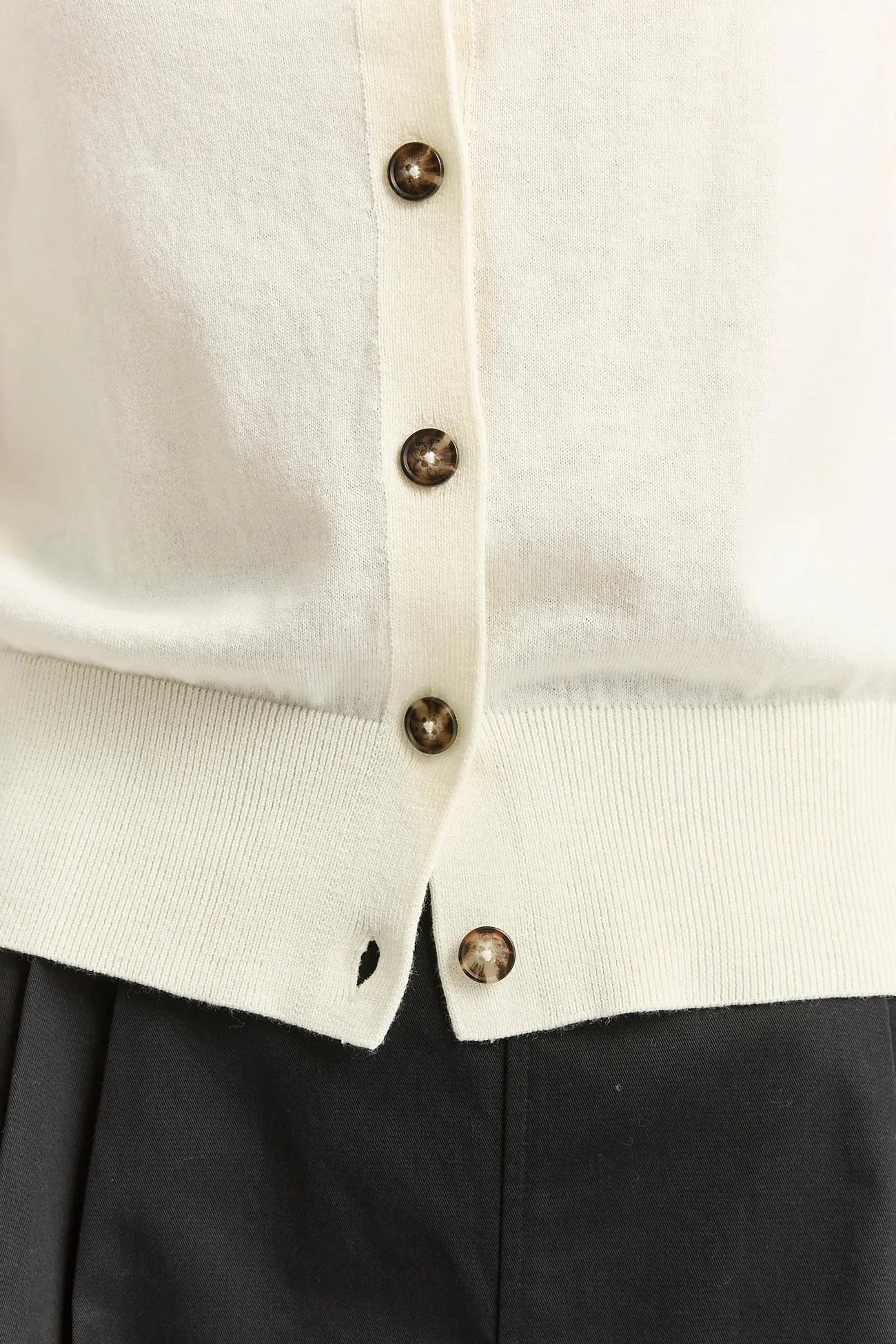 Fine Button Tank Toorallie