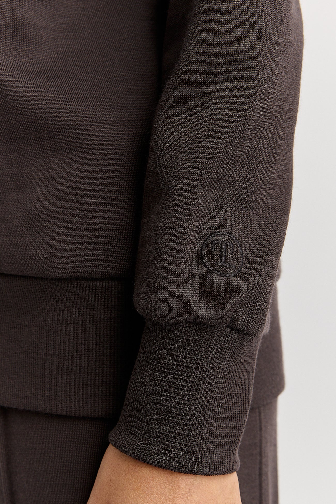 Lounge Funnel Neck