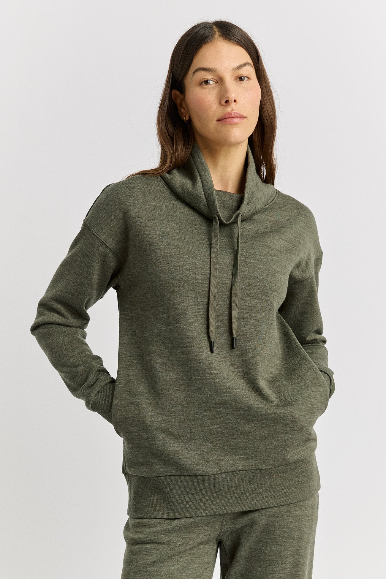 Lounge Funnel Neck