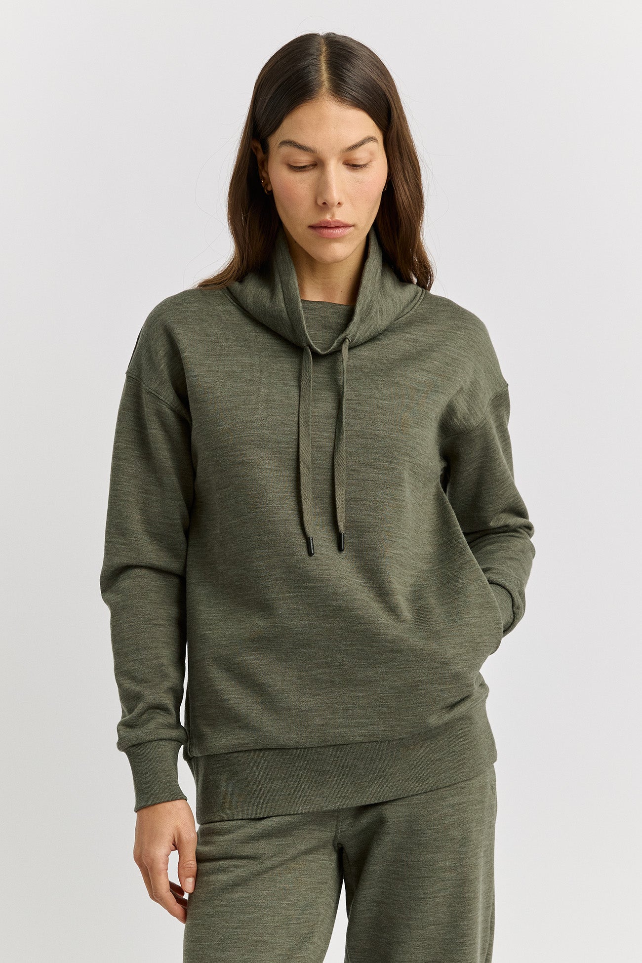 Lounge Funnel Neck