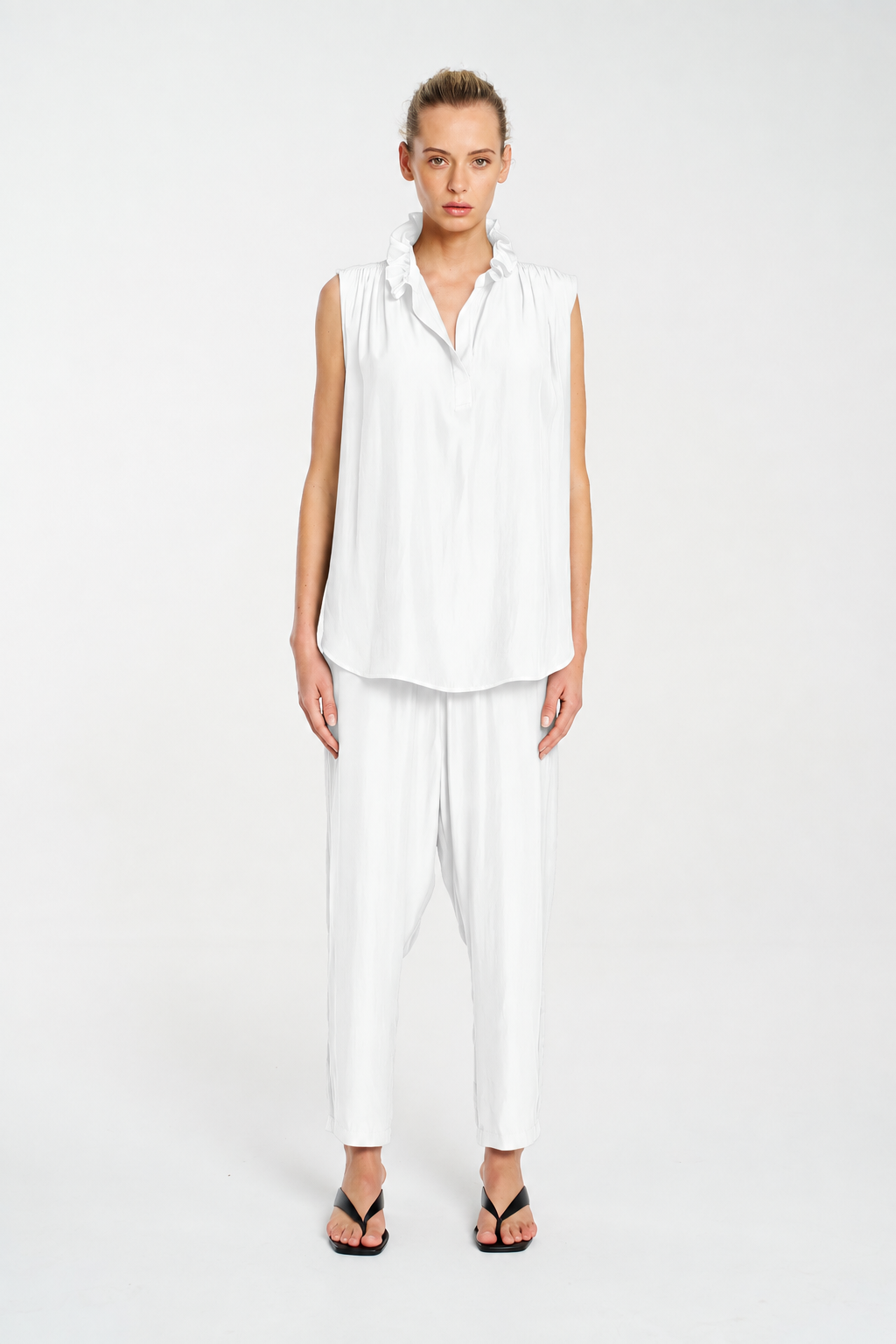 Frill Neck Tank