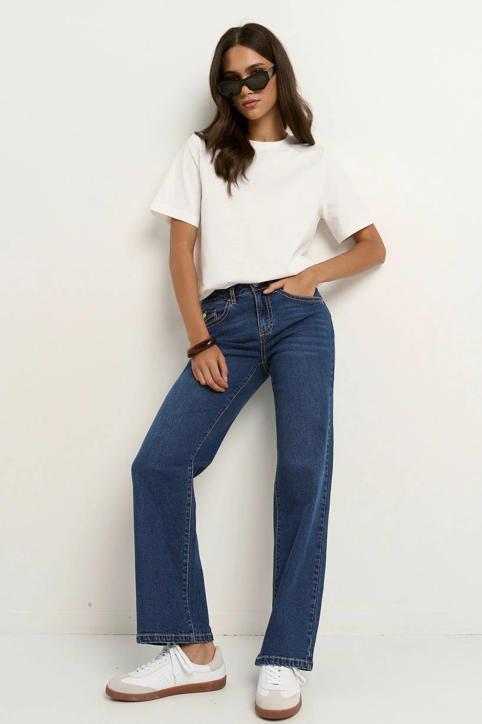 Hudson Mid Rise Straight Leg Jean Ivy + Jack