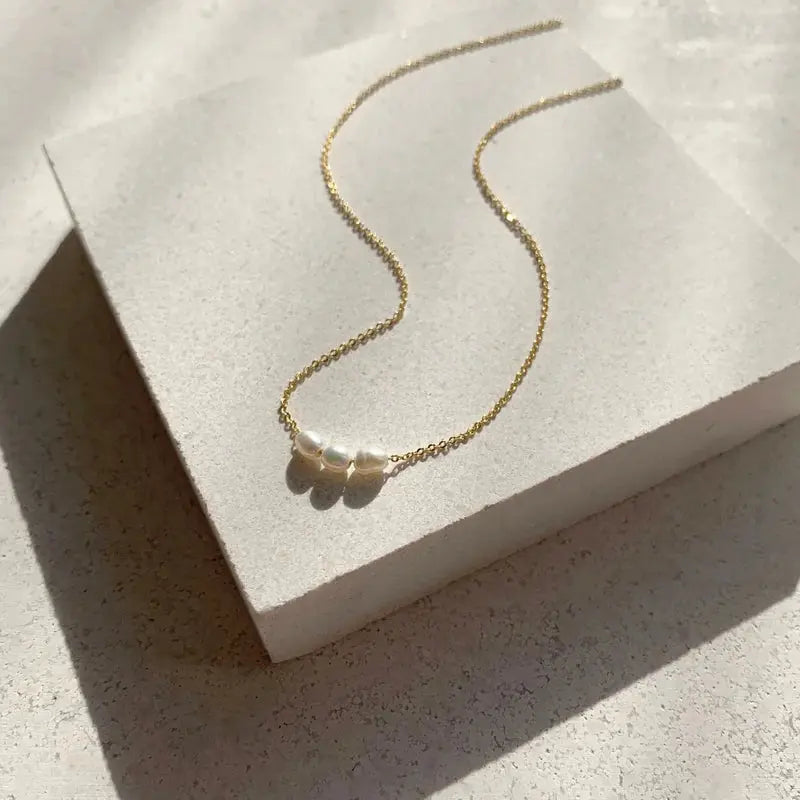 Mini Pearl Necklace Saint Valentine