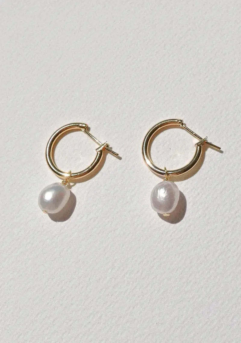 Mini Keshi Pearl Hoops Saint Valentine