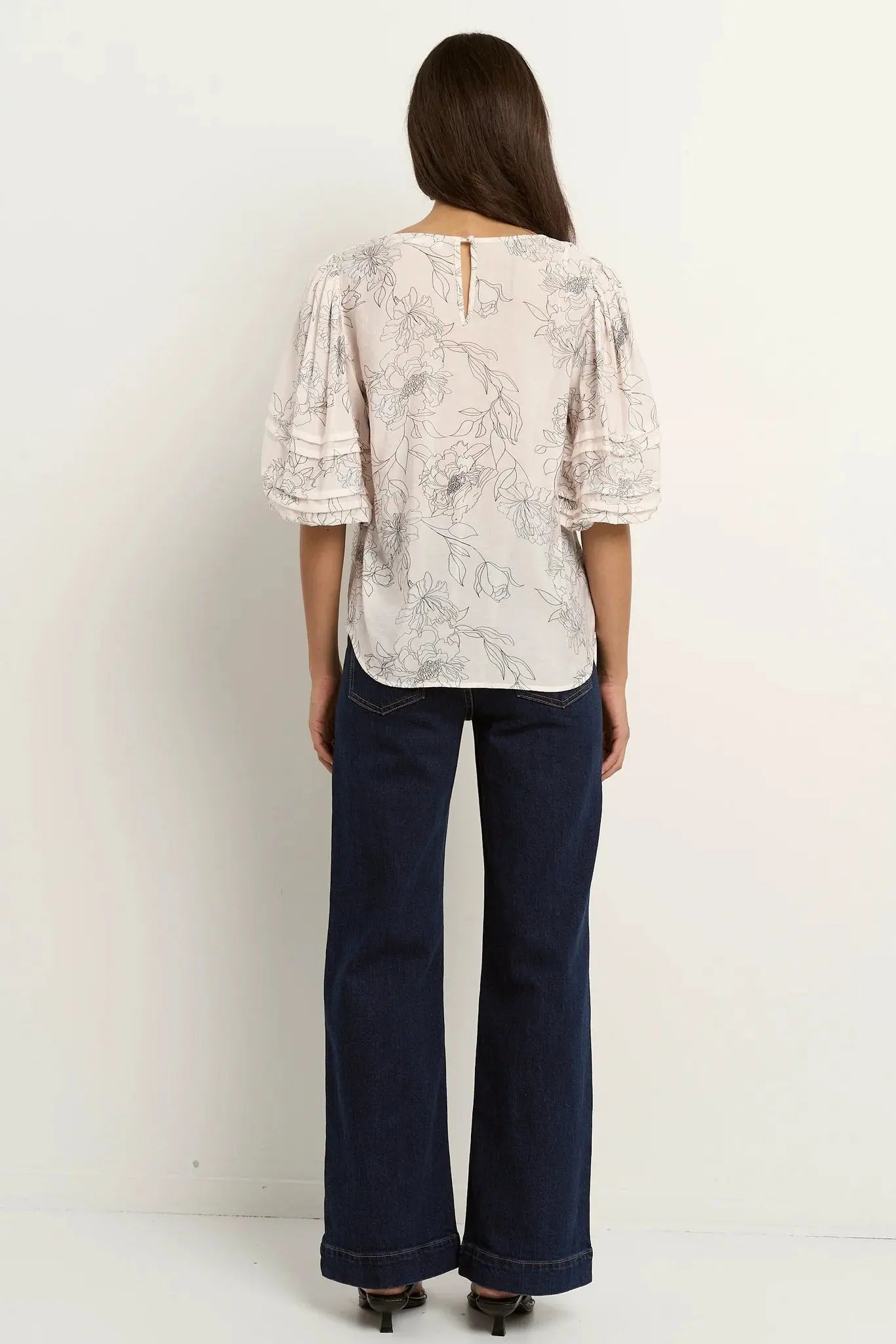 Recall Ivory Sketch Floral Pleat Sleeve Crew Top Ivy + Jack