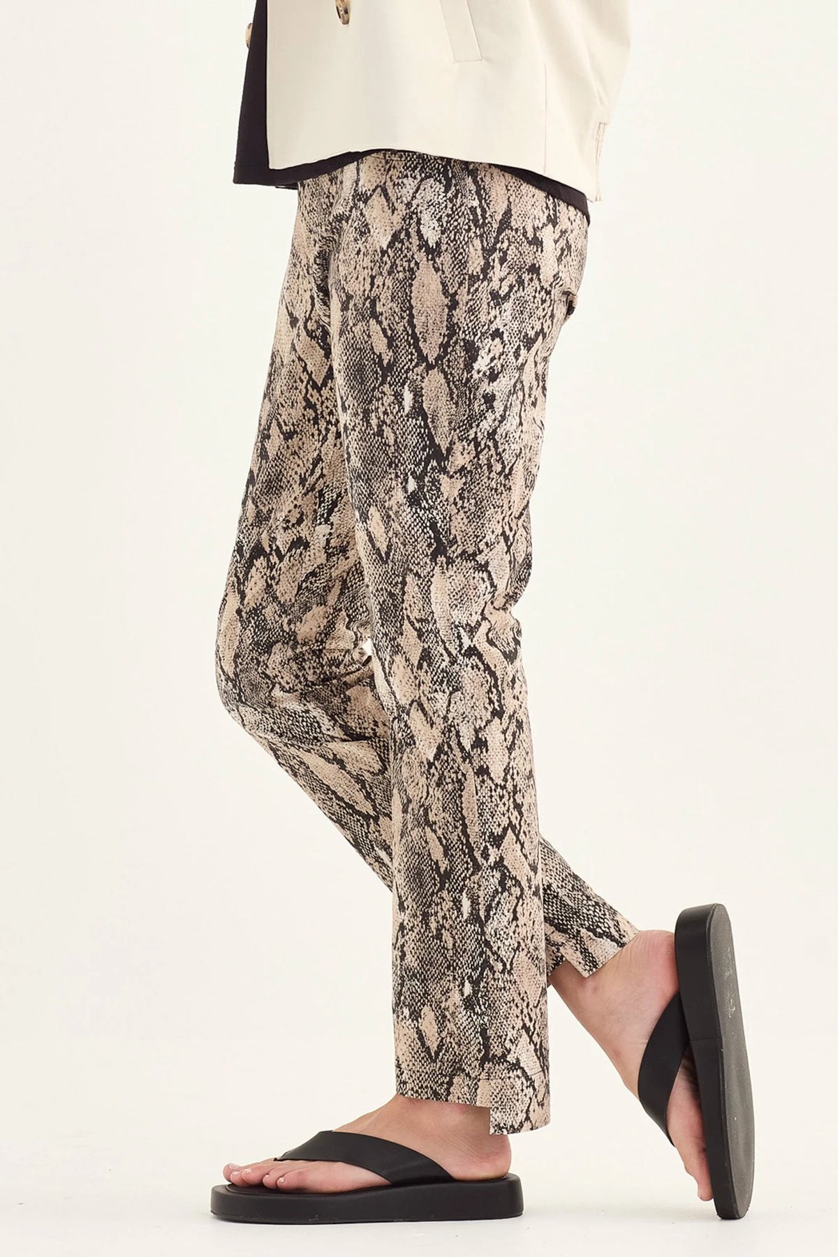Acrobat Serpent Jean