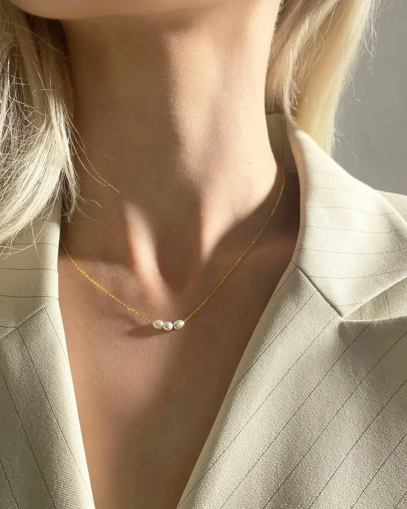 Mini Pearl Necklace Saint Valentine